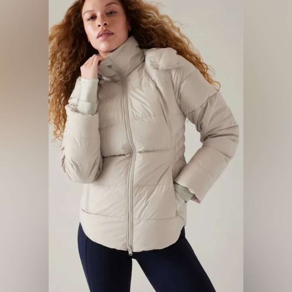Athleta downtown hooded puffer jacket